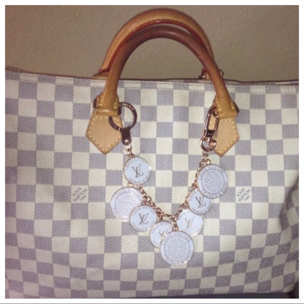 ✨ISO✨ Louis Vuitton TRUNKS & BAGS Bag charm WHITE